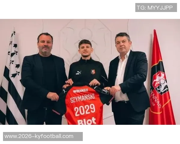 德甲多队关注费内巴切中场希曼斯基冬窗或迎来转会机会