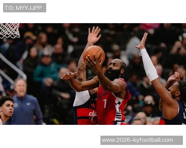 哈登微笑引领快船逆转胜利13中10砍下31分6助攻成关键英雄 哈登微笑引领快船逆转胜利13中10砍下31分6助攻成关键英雄