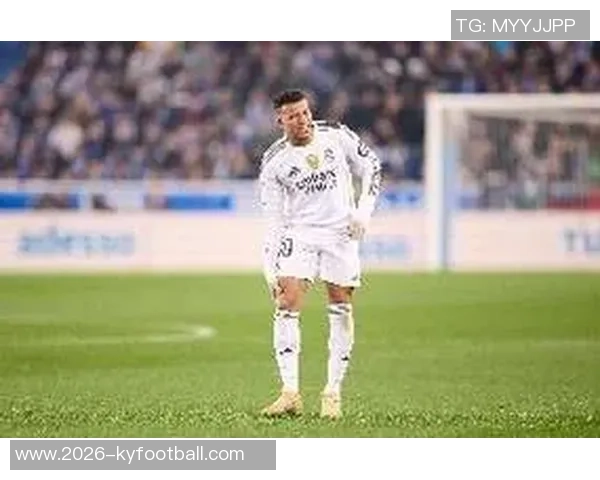 姆巴佩今日独自在健身房训练明日将评估出战西超杯的可能性 姆巴佩今日独自在健身房训练明日将评估出战西超杯的可能性