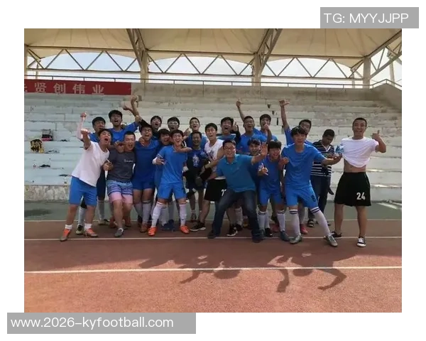 乌布雷与班凯罗体重差异明显却在场上展现顽强对抗精神